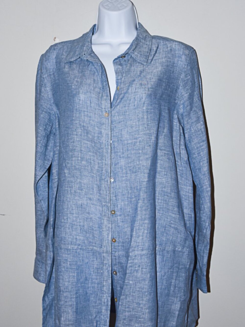 Tahari 100% Linen Long Sleeve Button up Shirt Size Large